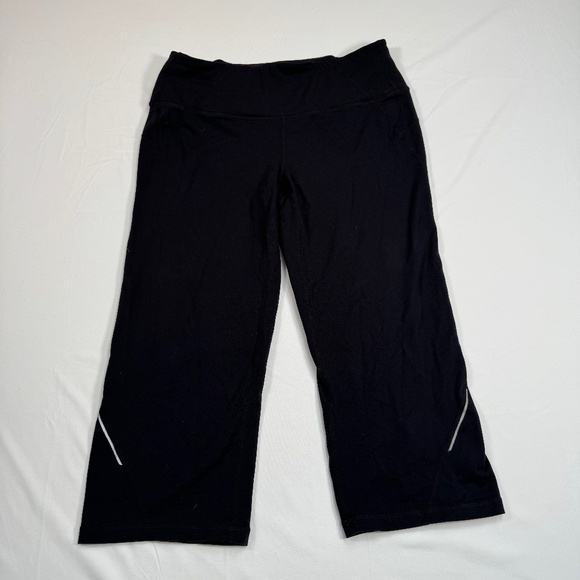 Athleta Crop Capri Leggings Womens Size Small Black Pockets Athletic Yoga Run - Picture 1 of 8